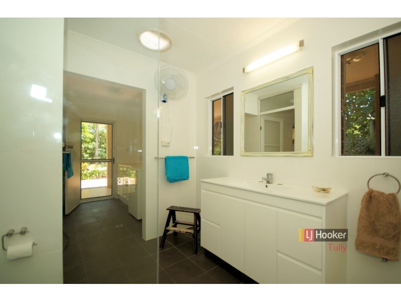 26 Kennedy Esplanade, South Mission Beach QLD 4852