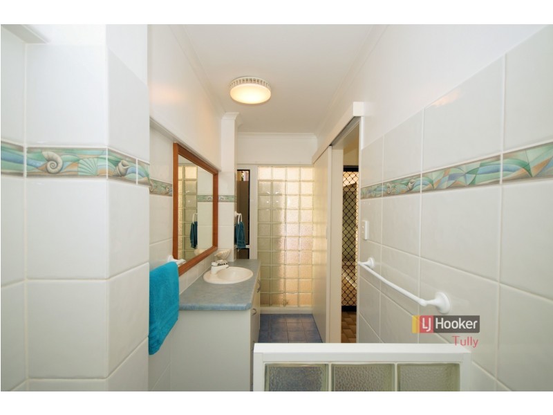 26 Kennedy Esplanade, South Mission Beach QLD 4852