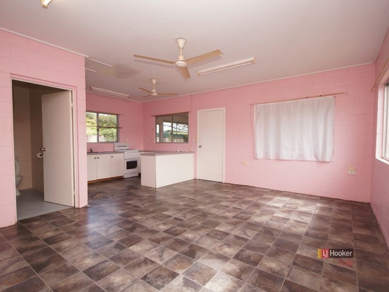 20 Muir Street, Tully Heads QLD 4854