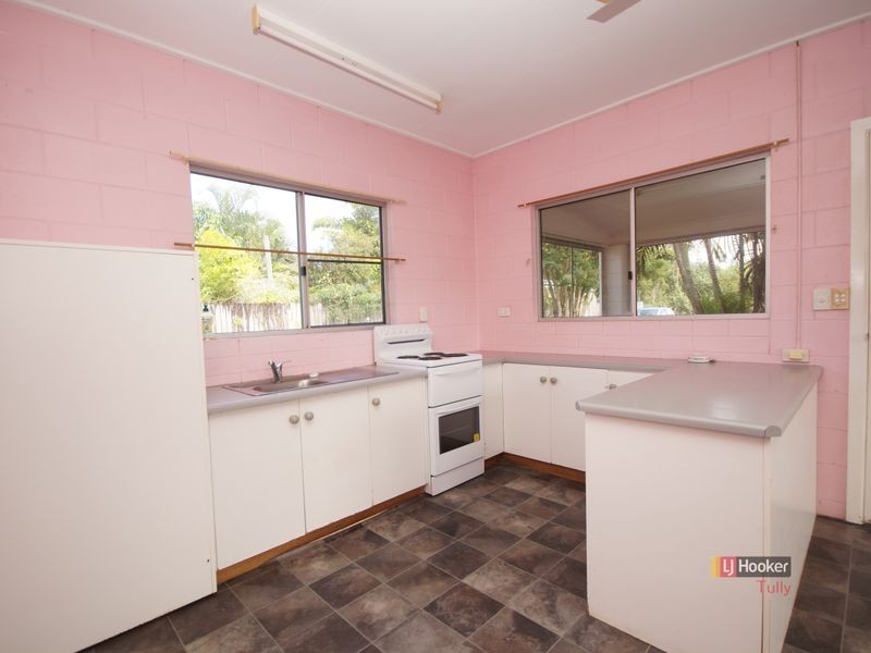 20 Muir Street, Tully Heads QLD 4854