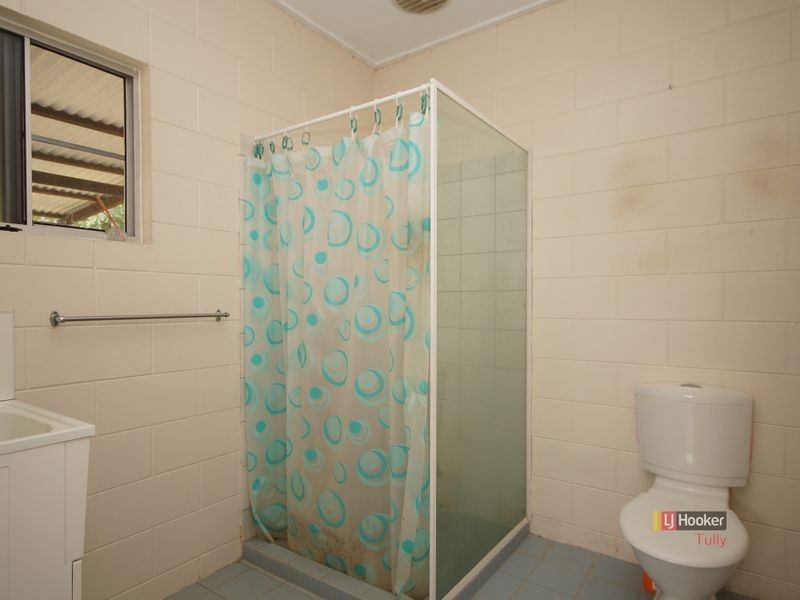 20 Muir Street, Tully Heads QLD 4854