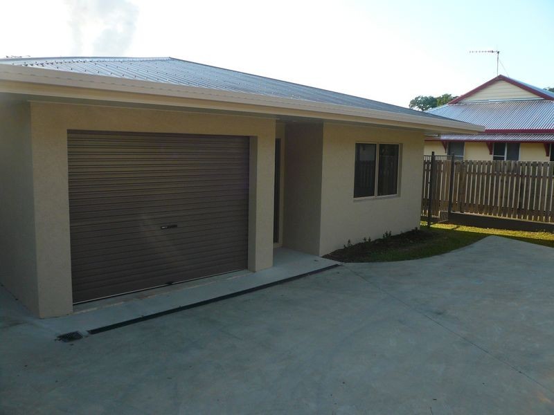 2/11 McQuillen St, Tully QLD 4854
