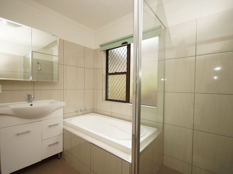 2/5 Kirk Street, Tully QLD 4854