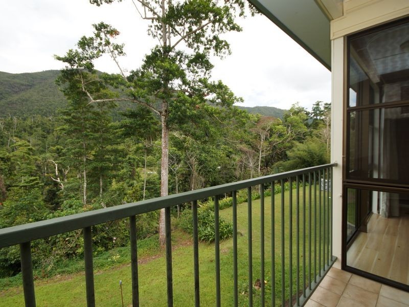 2/5 Kirk Street, Tully QLD 4854