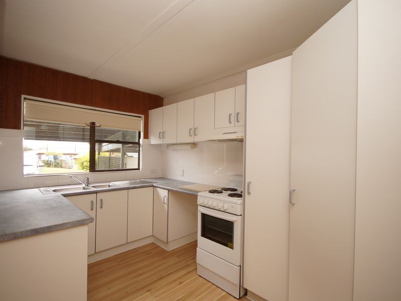 2/5 Kirk Street, Tully QLD 4854