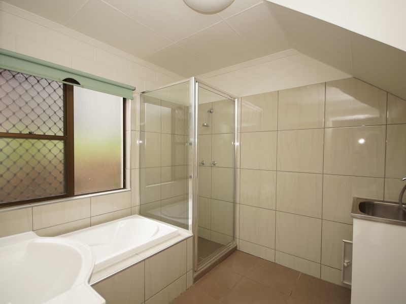 2/5 Kirk Street, Tully QLD 4854