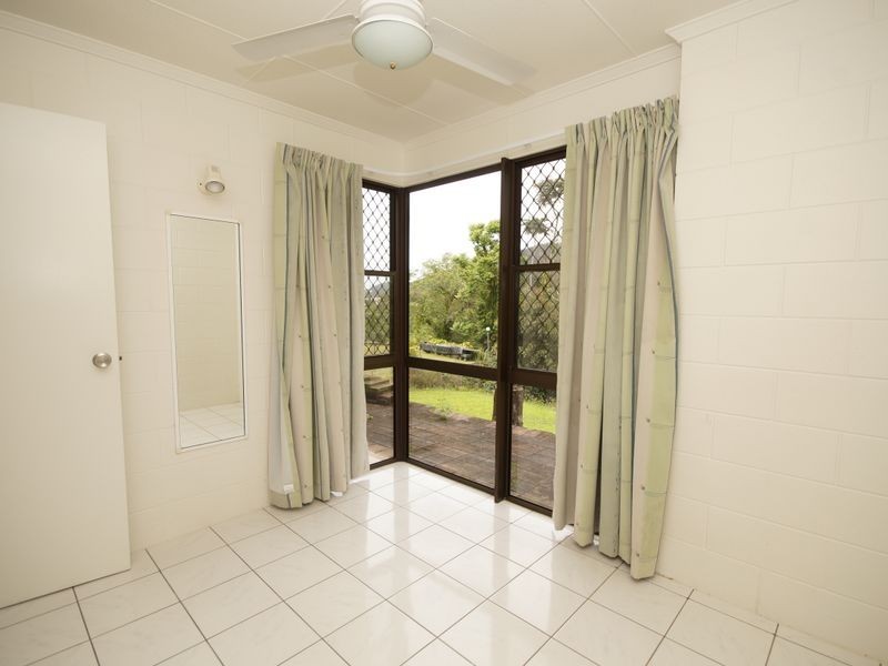 2/5 Kirk Street, Tully QLD 4854
