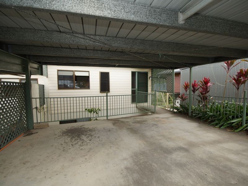 2/5 Kirk Street, Tully QLD 4854