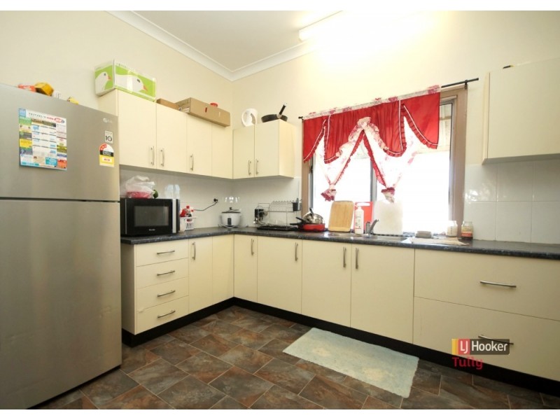 11 Thurles Street, Tully QLD 4854