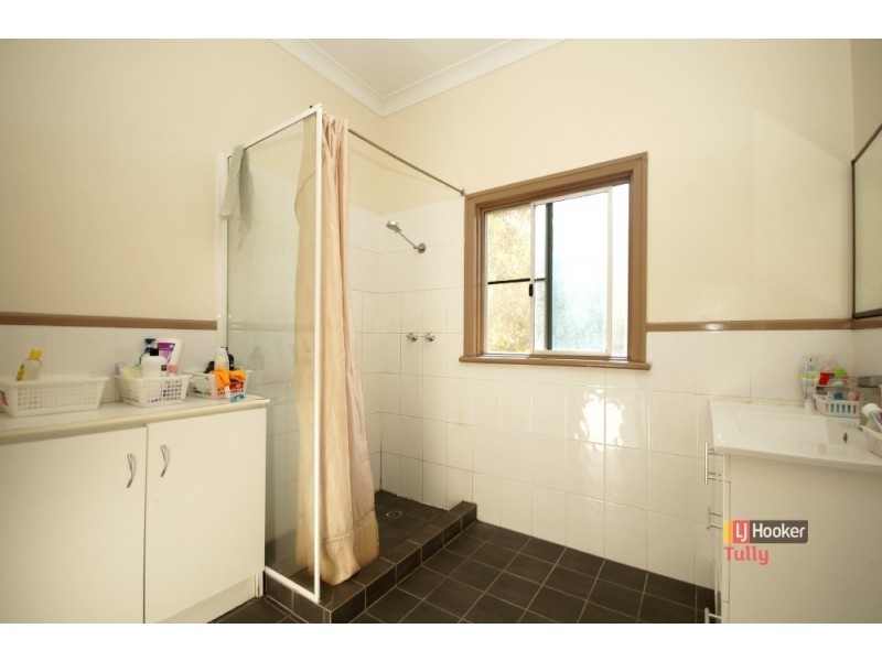 11 Thurles Street, Tully QLD 4854