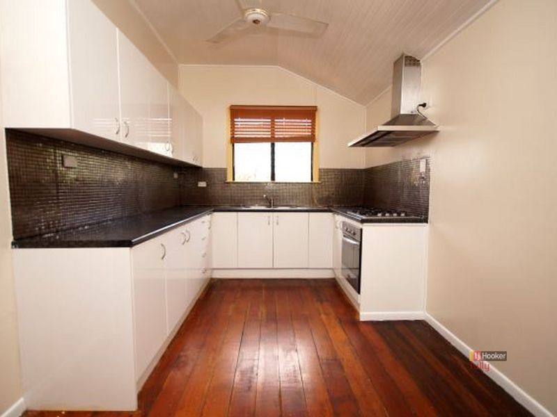 2 Murray Street, Tully QLD 4854