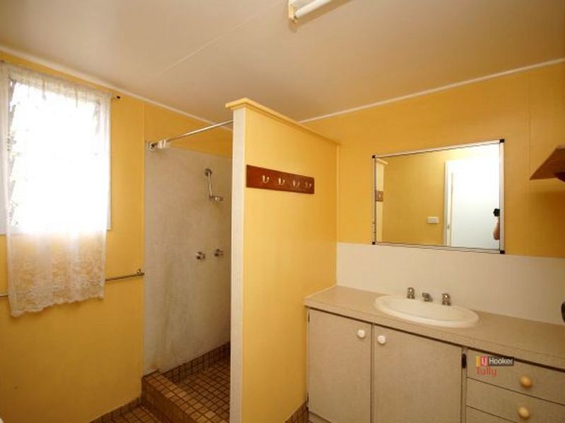 2 Murray Street, Tully QLD 4854