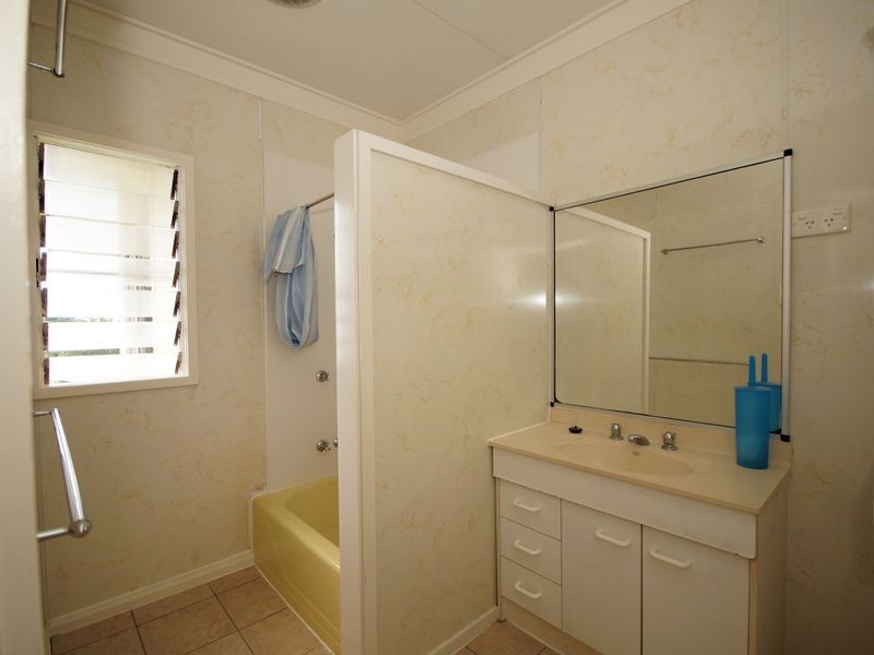 4 Briggs Street, Tully QLD 4854