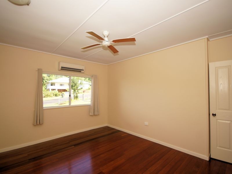 4 Briggs Street, Tully QLD 4854