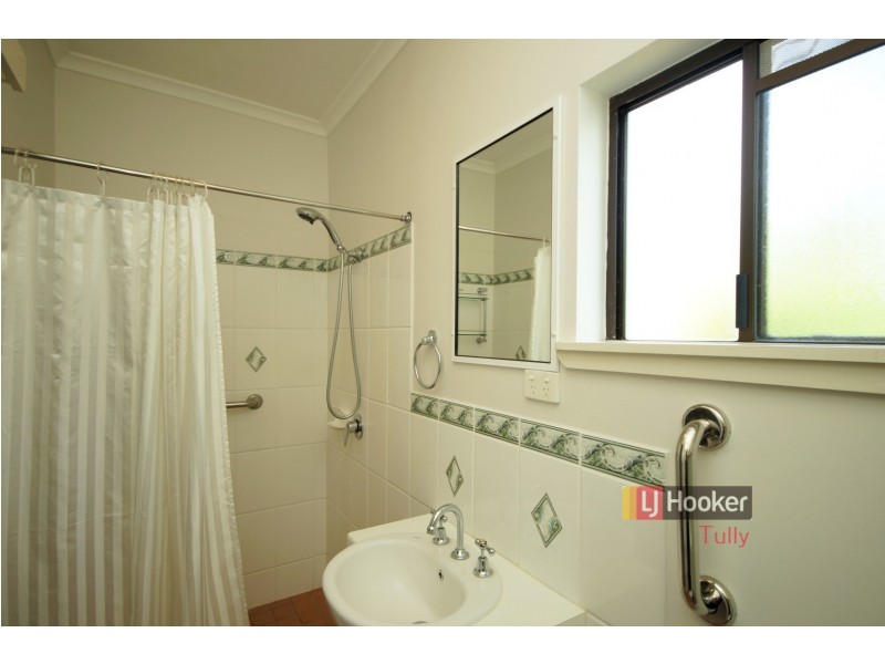 18 Vipiana Drive, Tully Heads QLD 4854