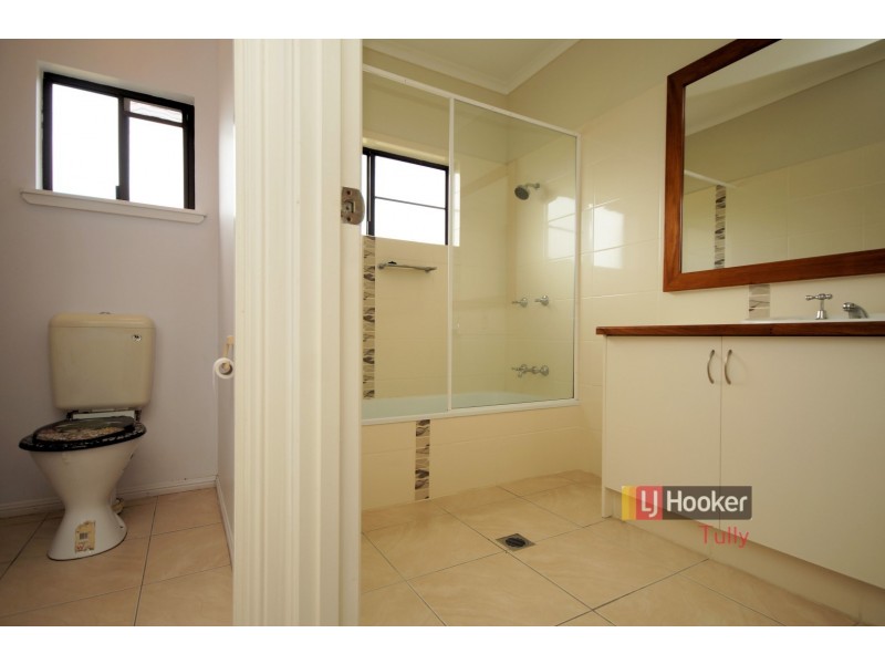 18 Vipiana Drive, Tully Heads QLD 4854