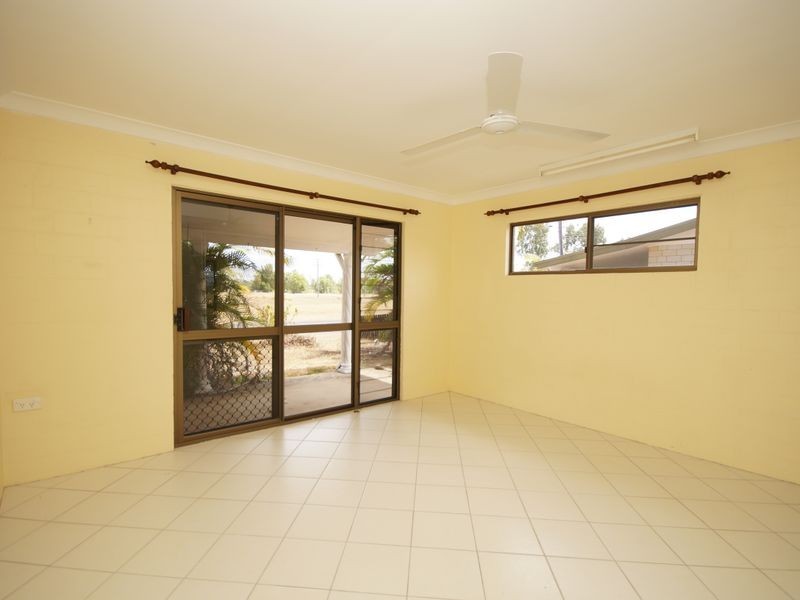 1/4 Melaleuca Drive, Tully Heads QLD 4854