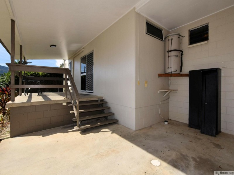 37 Bryant Street, Tully QLD 4854