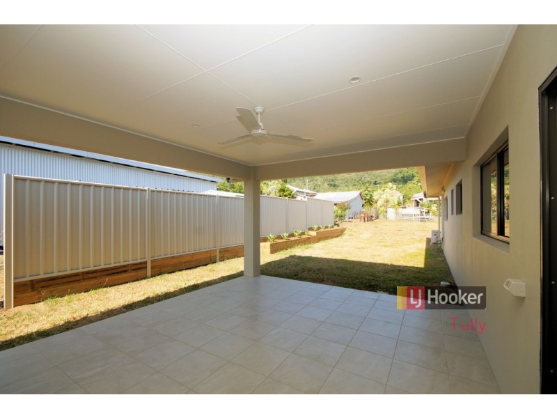 2 Graham Street, Tully QLD 4854