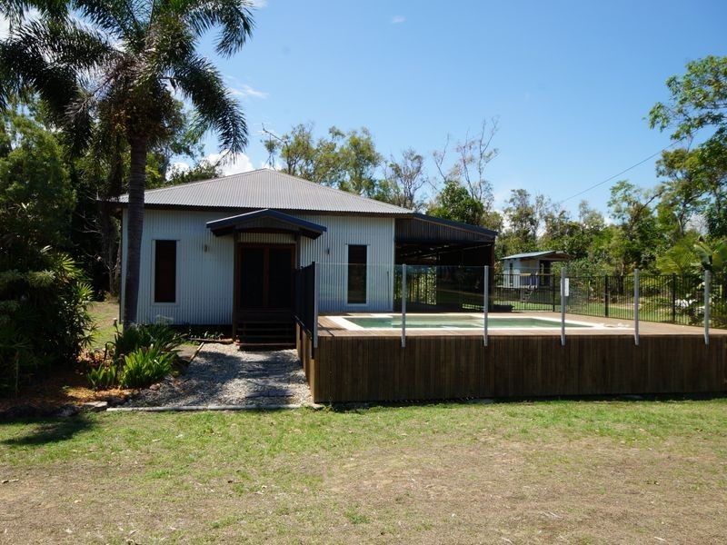 29 Luff Street, Hull Heads QLD 4854