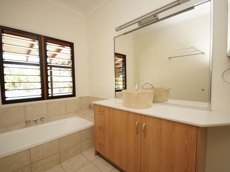 29 Luff Street, Hull Heads QLD 4854