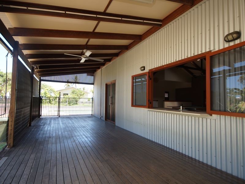 29 Luff Street, Hull Heads QLD 4854