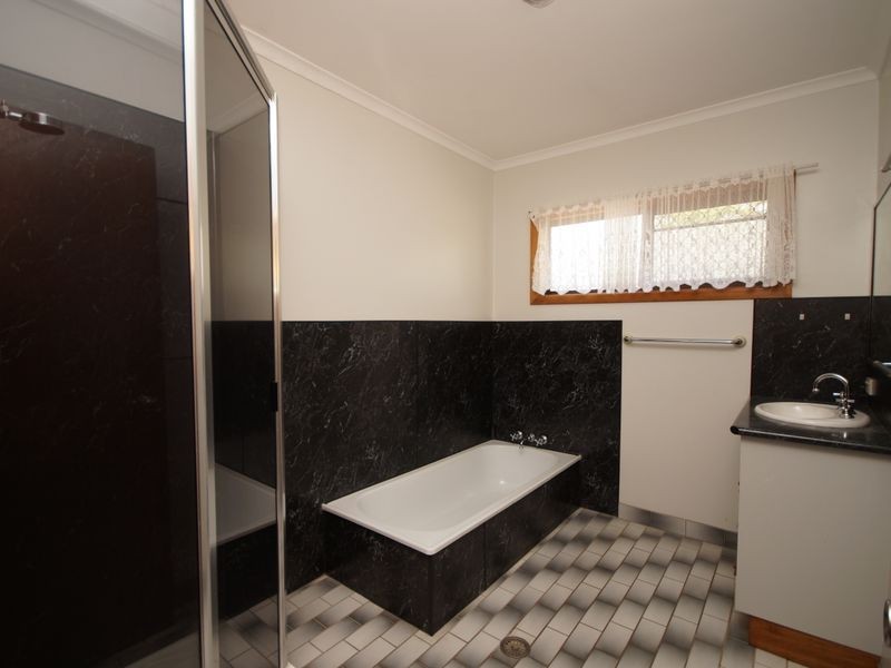 5 McKinnon Road, Murray Upper QLD 4854
