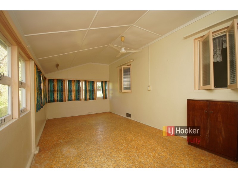 17 Henry Street, Tully QLD 4854