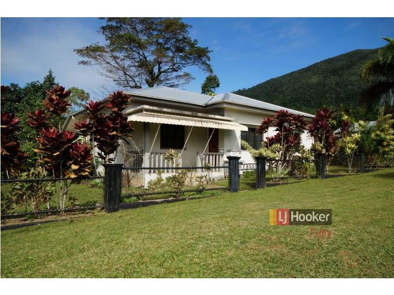 17 Henry Street, Tully QLD 4854