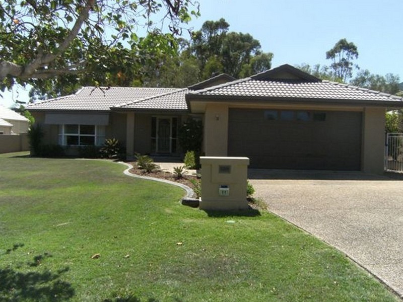 11 Pearson Close, Arundel QLD 4214