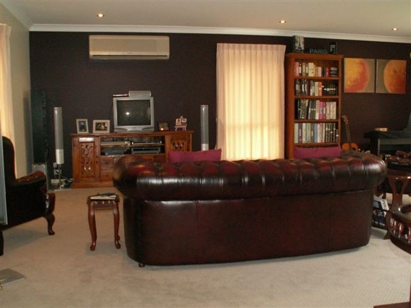 11 Pearson Close, Arundel QLD 4214