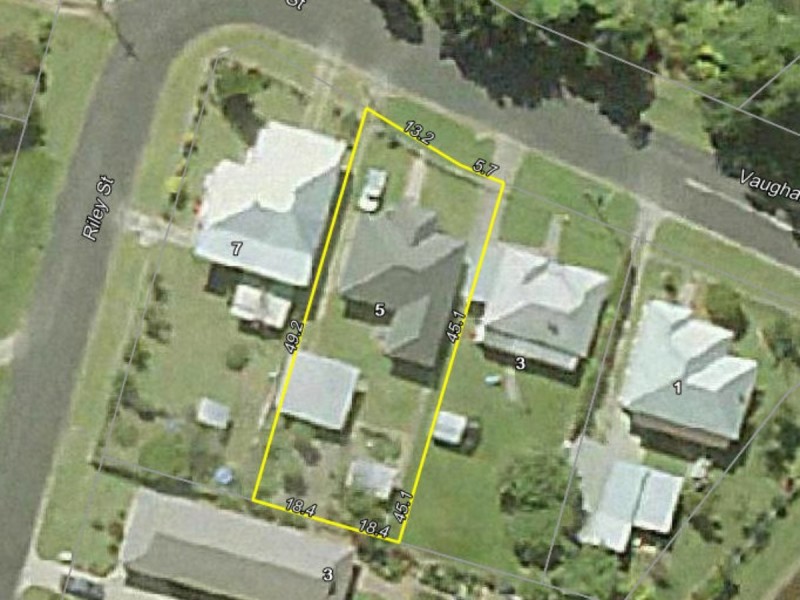 5 Vaughan Street, Tully QLD 4854