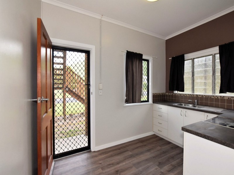 2/4 Campbell Street, Tully QLD 4854