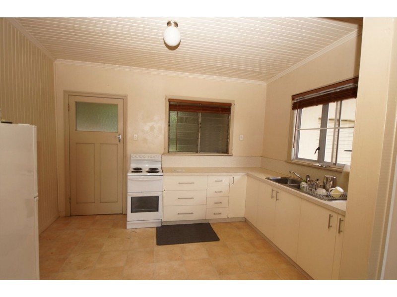 12 GEDDES, Tully QLD 4854