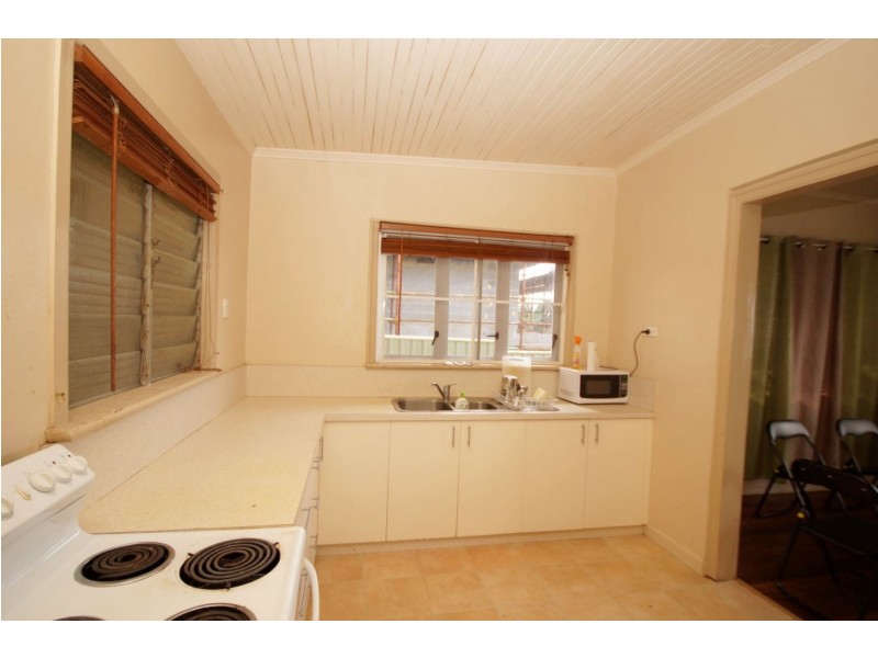 12 GEDDES, Tully QLD 4854