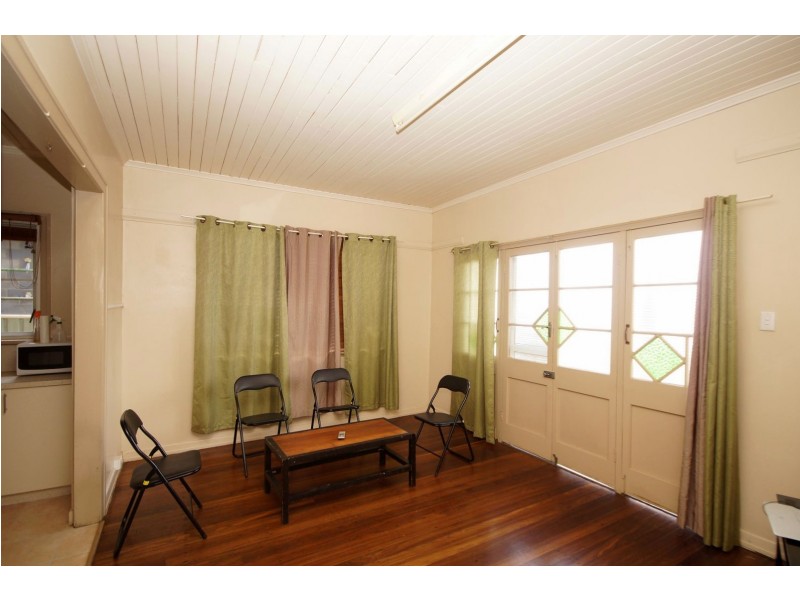 12 GEDDES, Tully QLD 4854