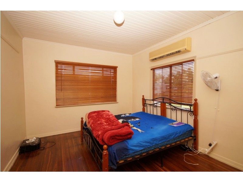 12 GEDDES, Tully QLD 4854