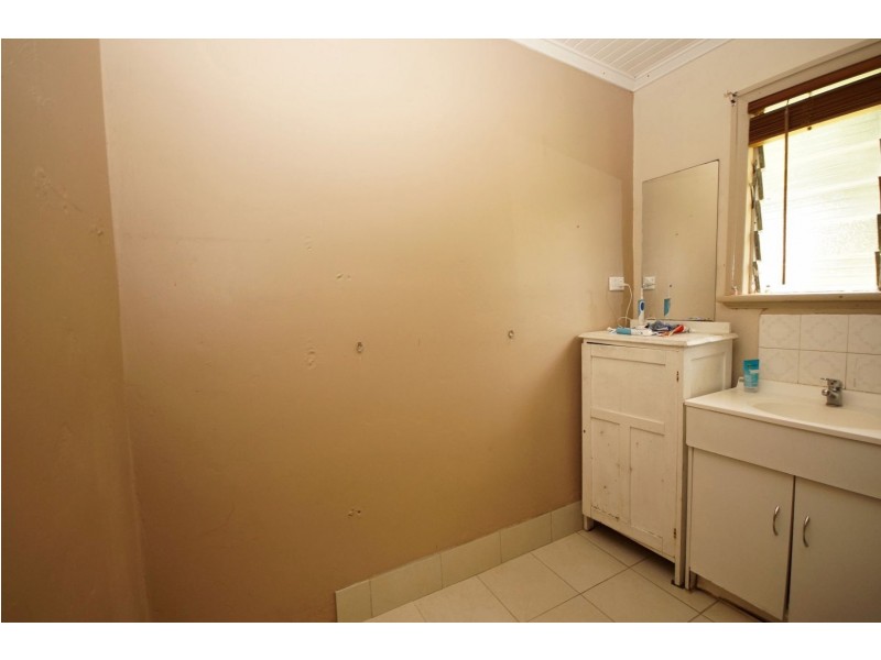 12 GEDDES, Tully QLD 4854