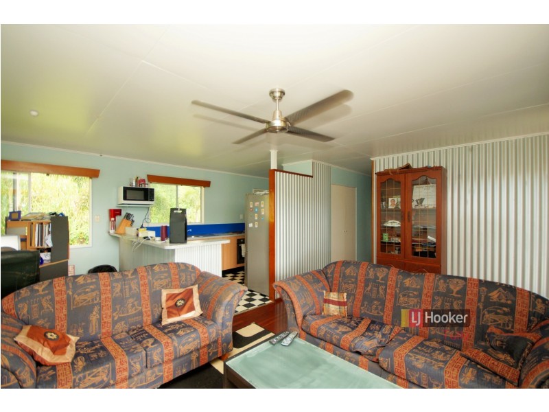 13 Hielscher Street, Tully QLD 4854