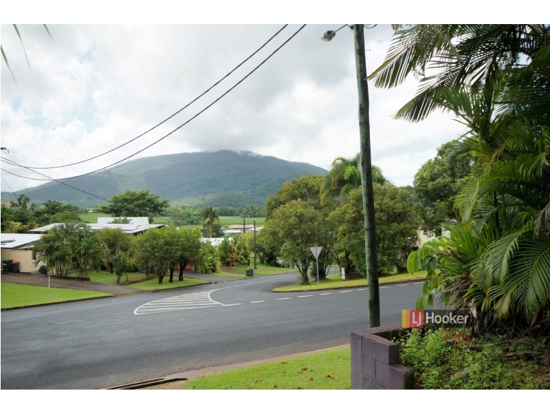 13 Hielscher Street, Tully QLD 4854