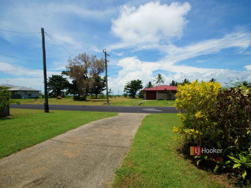 57 Taylor Street, Tully Heads QLD 4854