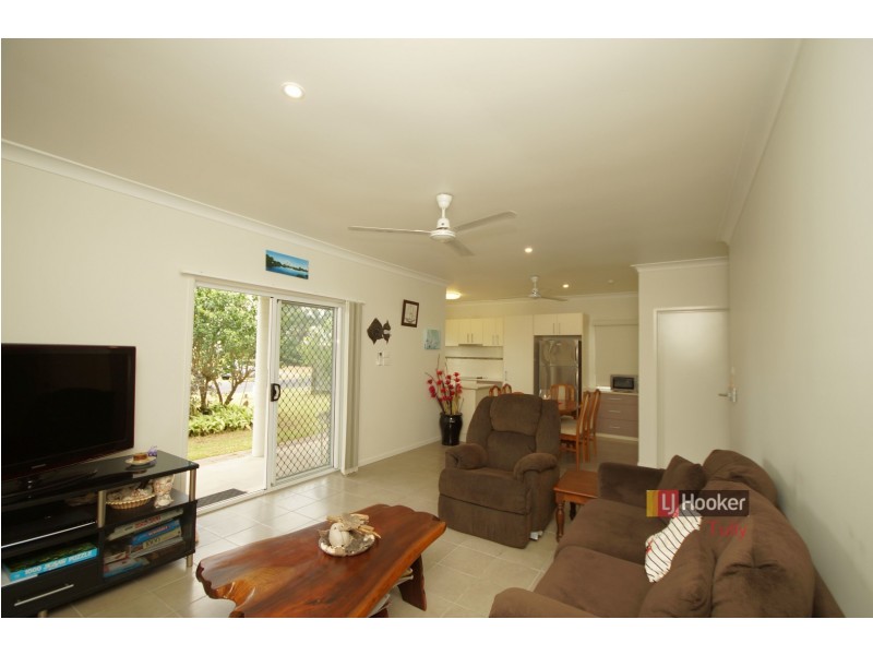 57 Taylor Street, Tully Heads QLD 4854