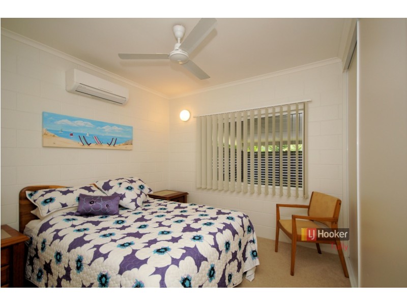 57 Taylor Street, Tully Heads QLD 4854