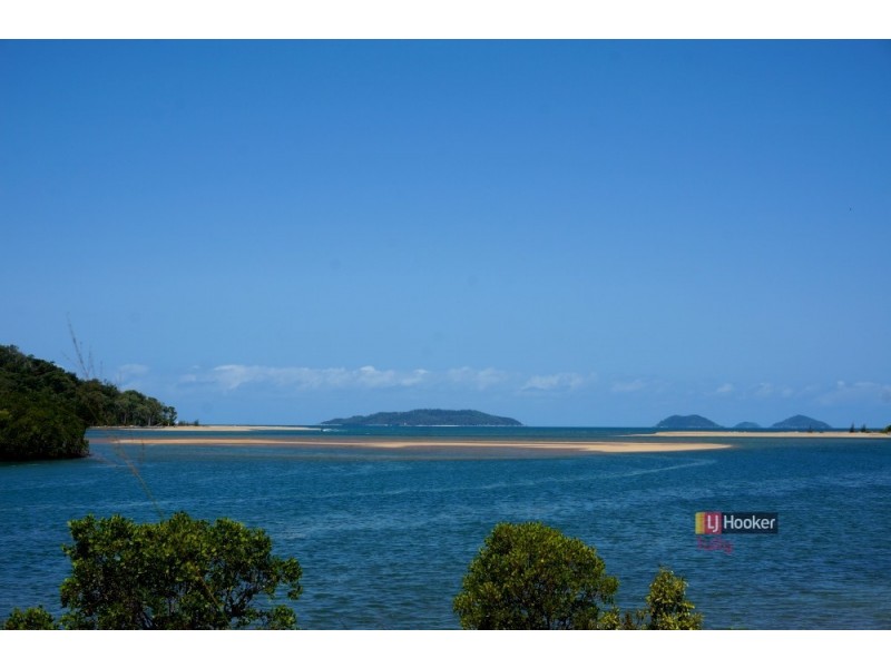 57 Taylor Street, Tully Heads QLD 4854