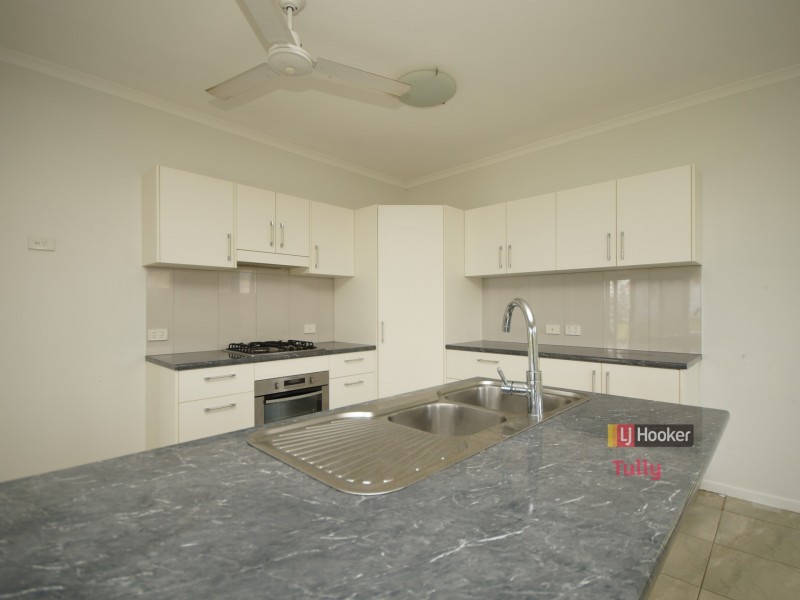 29 Taylor Street, Tully Heads QLD 4854