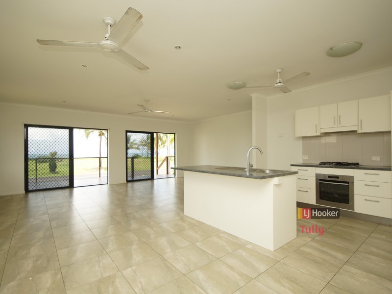 29 Taylor Street, Tully Heads QLD 4854