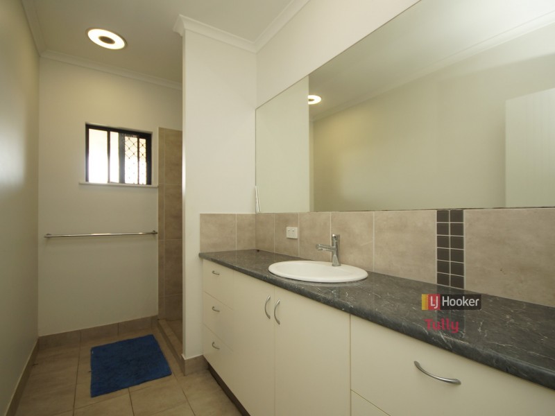 29 Taylor Street, Tully Heads QLD 4854