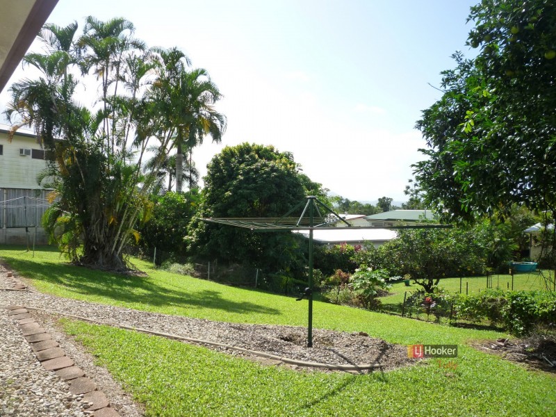 2 Hielscher St, Tully QLD 4854