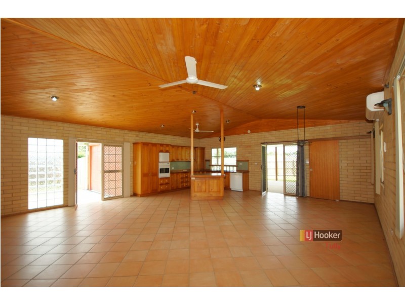 4 Dore Street, Tully QLD 4854