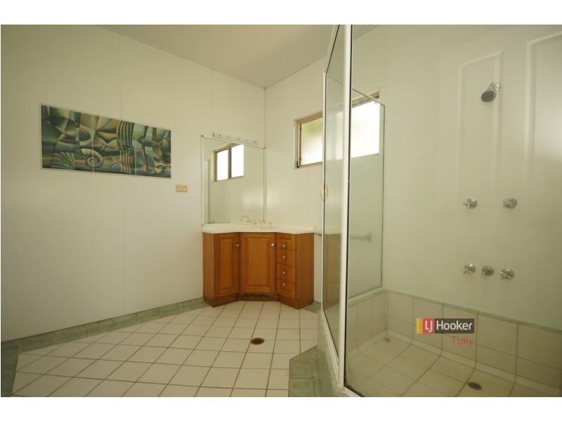 4 Dore Street, Tully QLD 4854